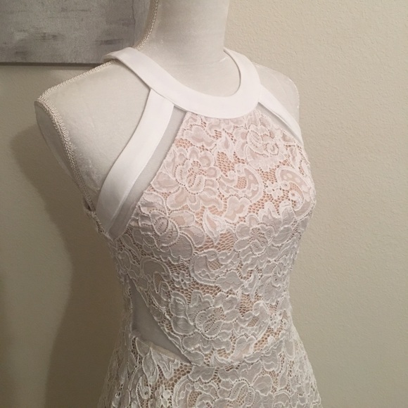 White/cream lace skater dress - Picture 2 of 4